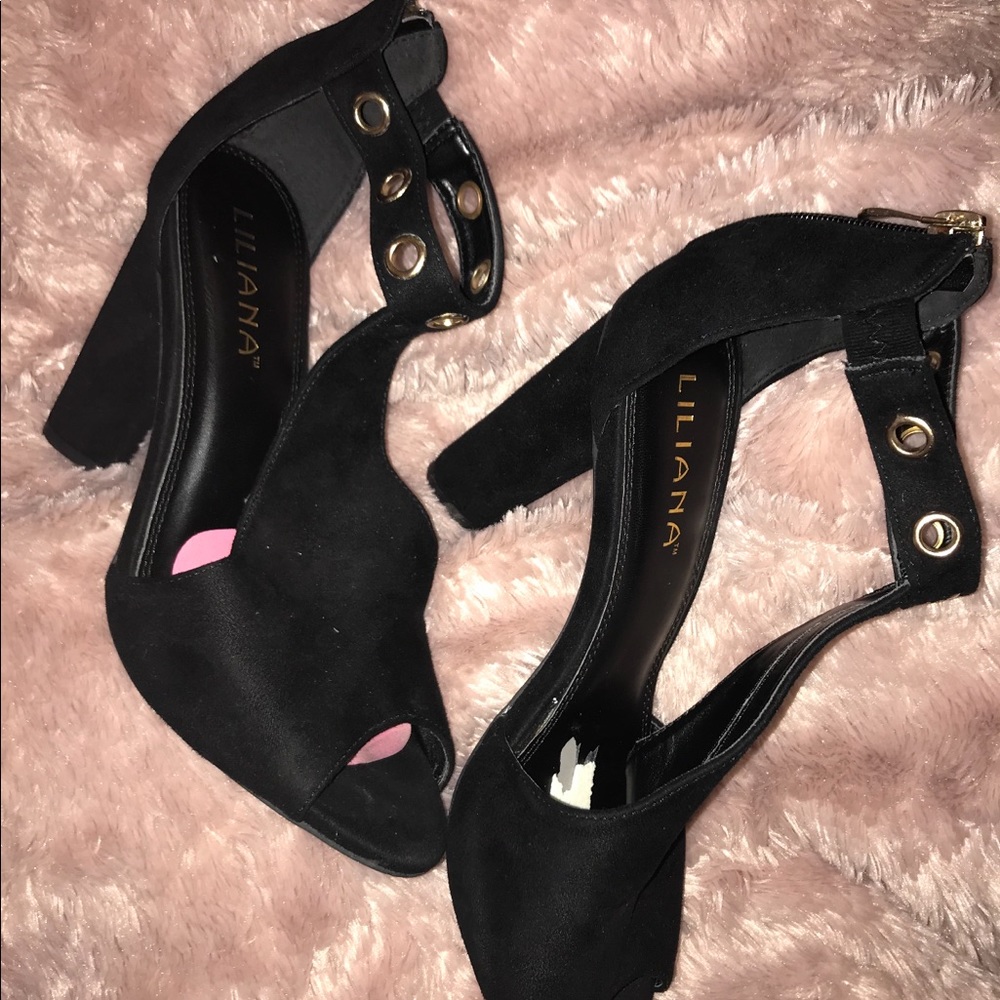Gorgeous suede  platform heel